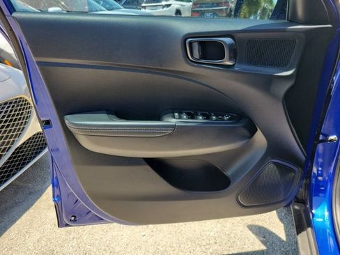 Certified 2023 Hyundai Venue Limited FWD image 15