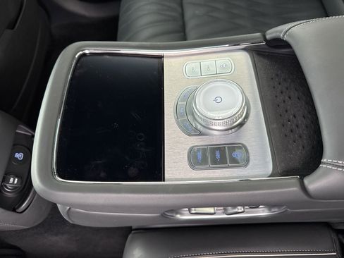 Used 2025 Genesis G90 3.5T image 17