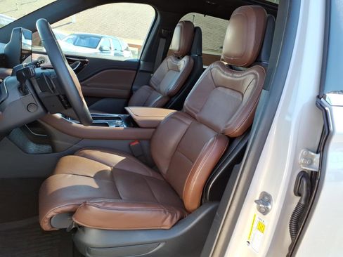 Used 2025 Lincoln Aviator Reserve w/ Equipment Group 201A AWD/4WD image 12