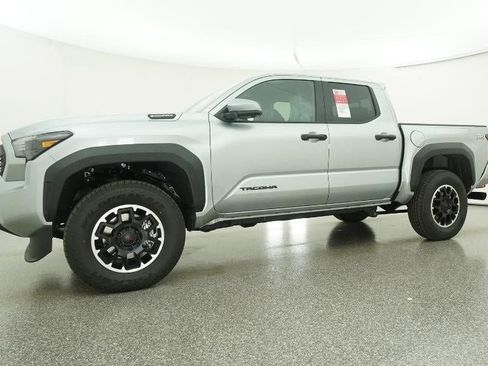 New 2025 Toyota Tacoma TRD Off-Road image 18