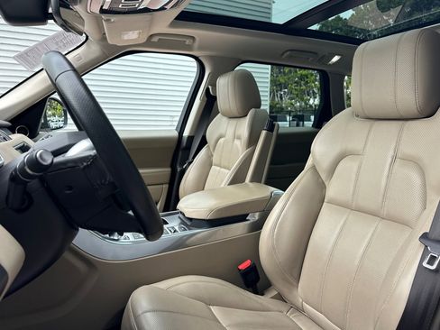 Used 2017 Land Rover Range Rover Sport HSE image 6