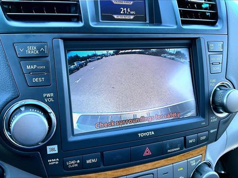 Used 2009 Toyota Highlander Limited AWD/4WD image 26
