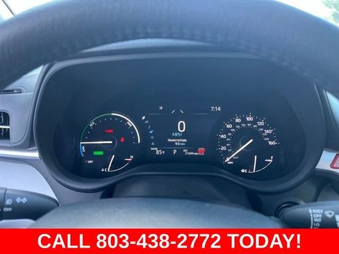 Used 2025 Toyota Sienna XLE FWD image 20