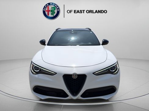Used 2023 Alfa Romeo Stelvio Veloce AWD/4WD image 2
