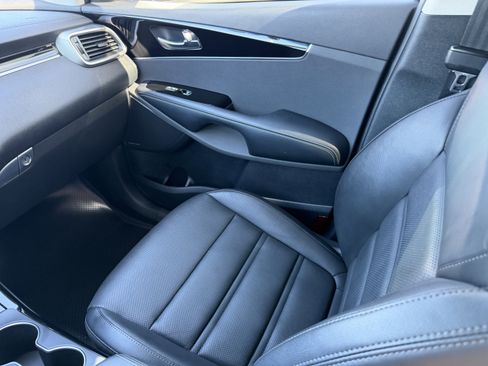 Certified 2020 Kia Sorento SX image 17