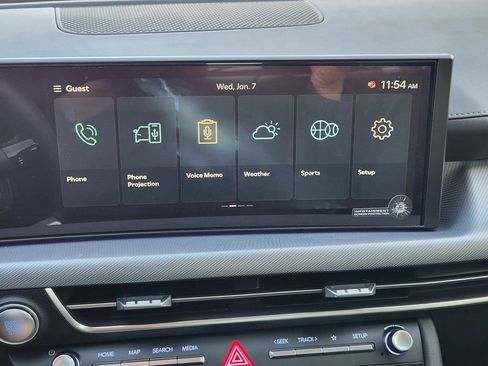 New 2025 Hyundai Sonata Limited FWD image 11