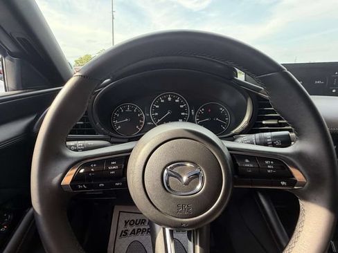 Used 2025 MAZDA MAZDA3 s Sport FWD image 23
