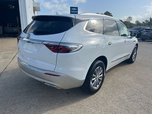 Used 2023 Buick Enclave Premium FWD image 4