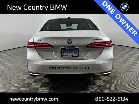 Used 2025 BMW i5 xDrive40 w/ Premium Package image 6