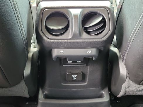 Used 2021 Jeep Wrangler Unlimited Sahara AWD/4WD image 12