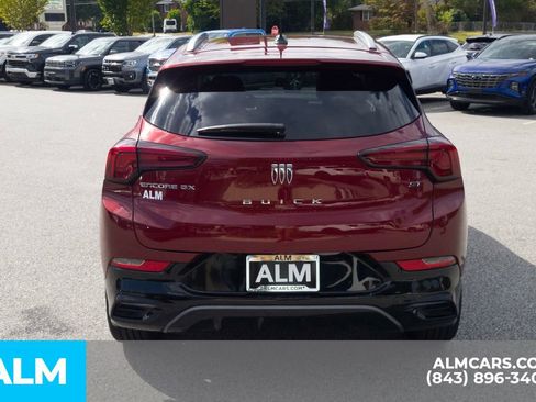 Used 2024 Buick Encore GX Sport Touring image 7