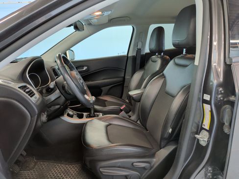 Used 2019 Jeep Compass Latitude w/ Cold Weather Group AWD/4WD image 27