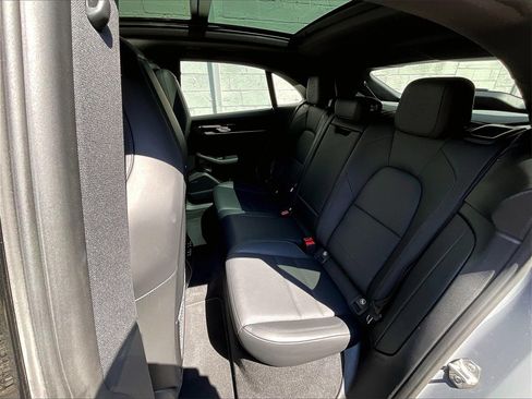 Certified 2025 Porsche Macan Electric image 22