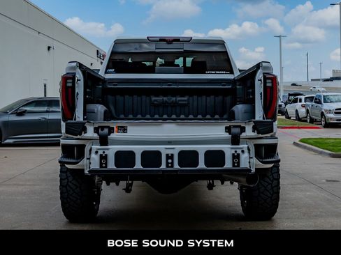 Used 2025 GMC Sierra 2500 AT4 w/ AT4 Premium Plus Package AWD/4WD image 9