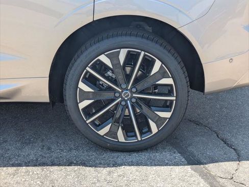 New 2026 Volvo XC60 B5 Ultra w/ Protection Package Premier AWD/4WD image 6