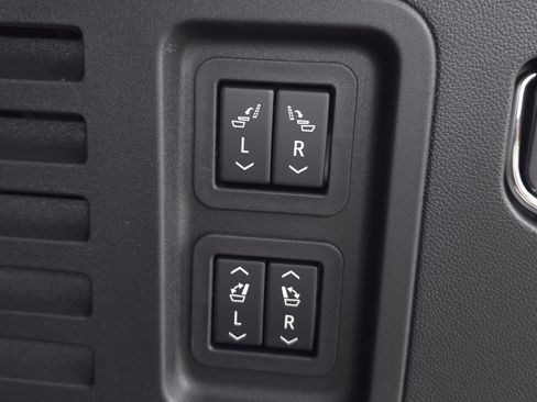 New 2026 Buick Enclave Preferred w/ Power Package image 37