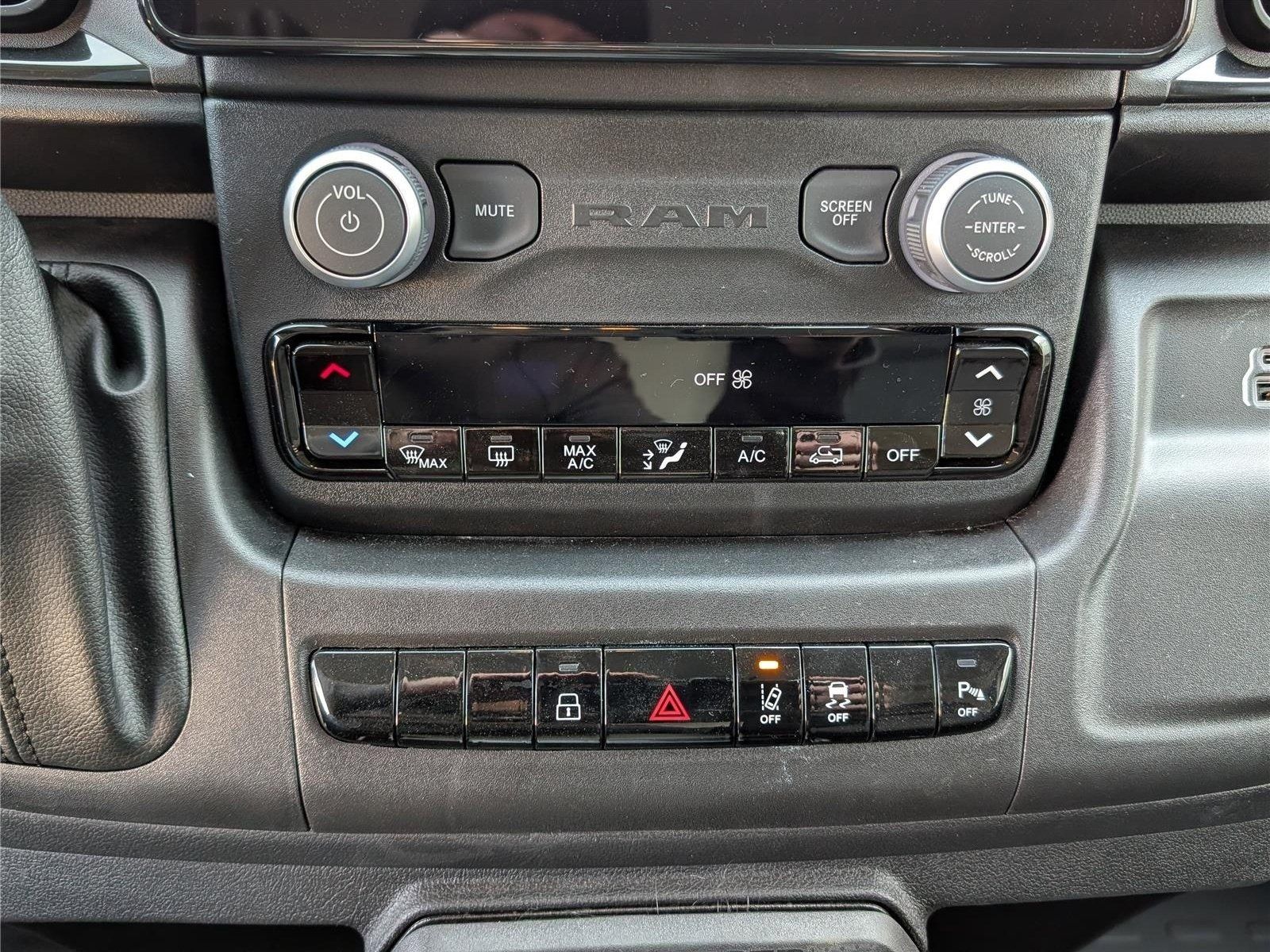 New 2026 RAM ProMaster 2500 w/ Premium Convenience Group FWD image 21