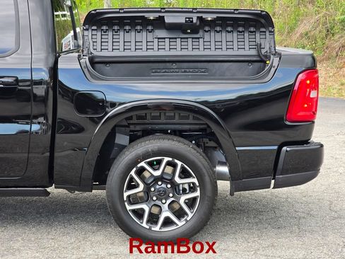 New 2026 RAM 1500 Laramie AWD/4WD image 18