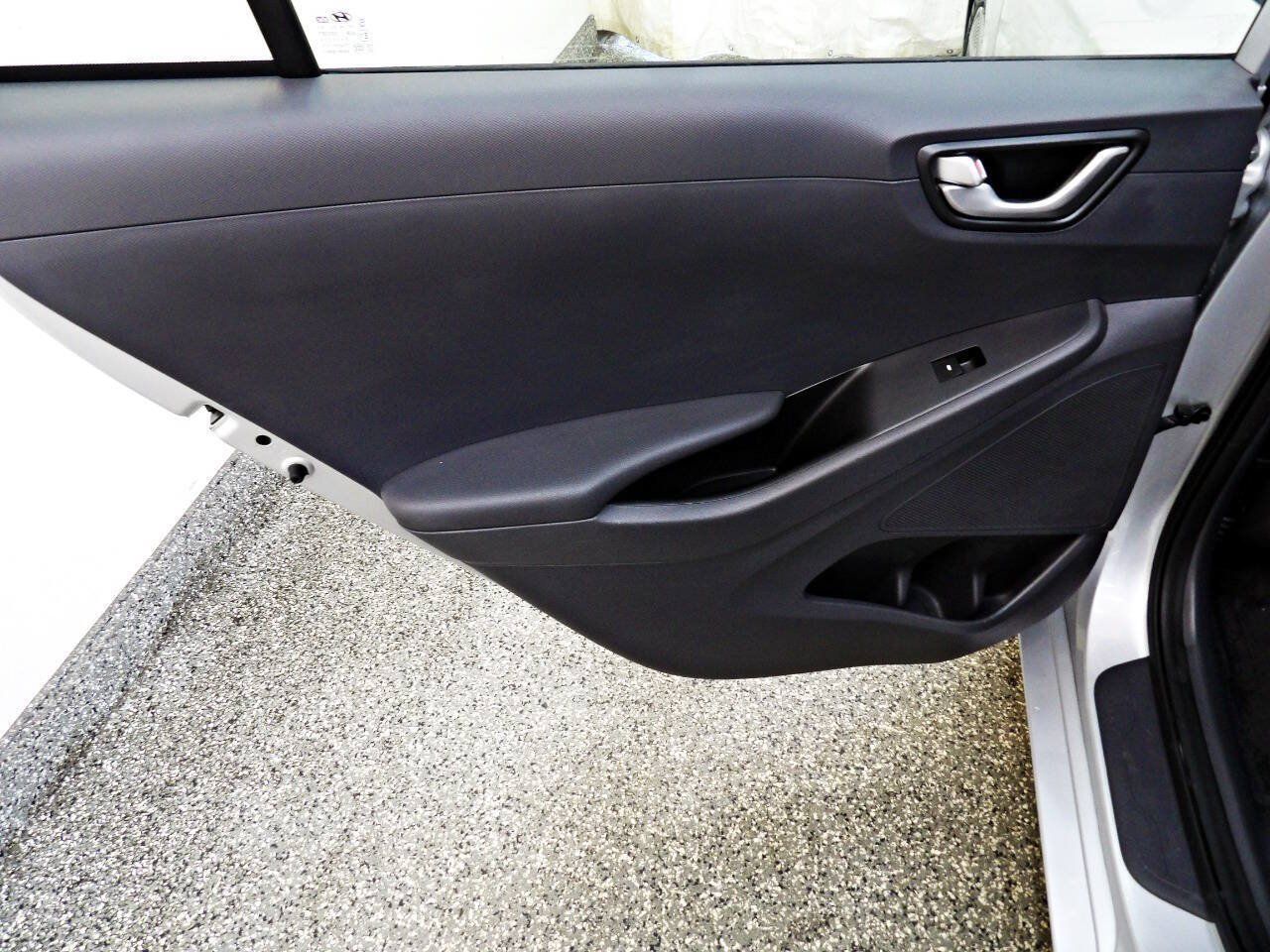 Used 2018 Hyundai Ioniq Blue FWD image 9