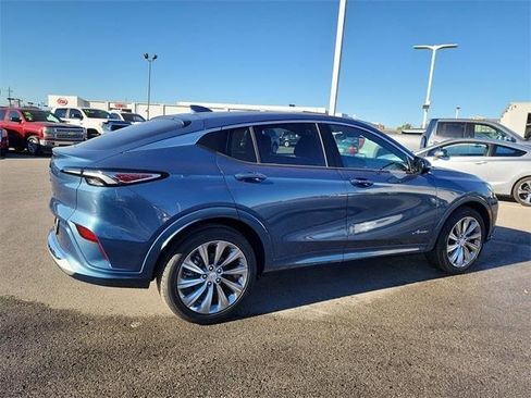 New 2026 Buick Envista Avenir image 2