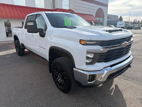 Used 2024 Chevrolet Silverado 3500 LT w/ Convenience Package AWD/4WD image 2
