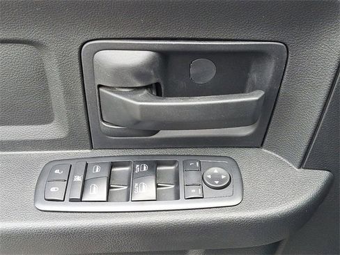 Used 2017 RAM 1500 Express image 12