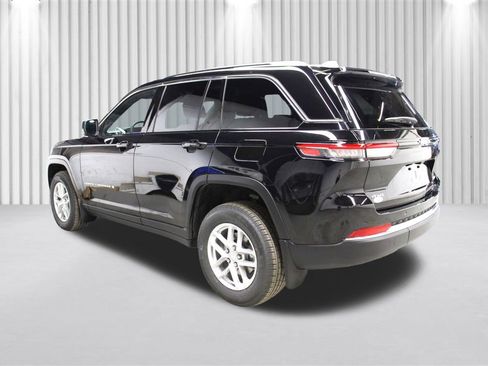 New 2026 Jeep Grand Cherokee Laredo image 5