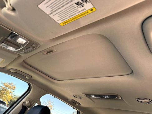 Used 2022 Kia Telluride EX w/ EX Premium Package image 21