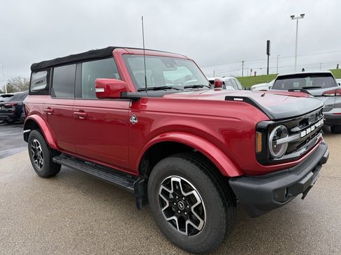 Used 2021 Ford Bronco Outer Banks image 3