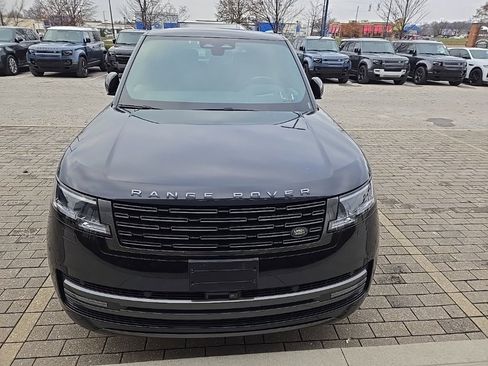 Used 2024 Land Rover Range Rover Long Wheelbase Autobiography image 2