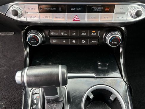 Certified 2018 Kia Stinger Premium image 20