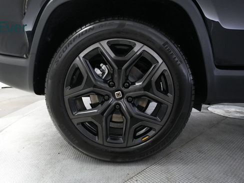 Used 2025 Rivian R1S Adventure AWD/4WD image 22