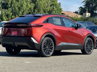 New 2026 Toyota C-HR AWD/4WD video 3
