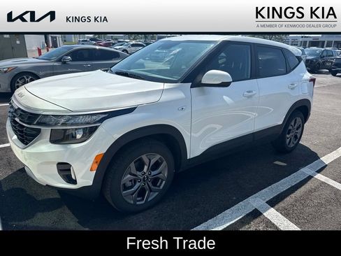 Used 2024 Kia Seltos LX AWD/4WD image 1