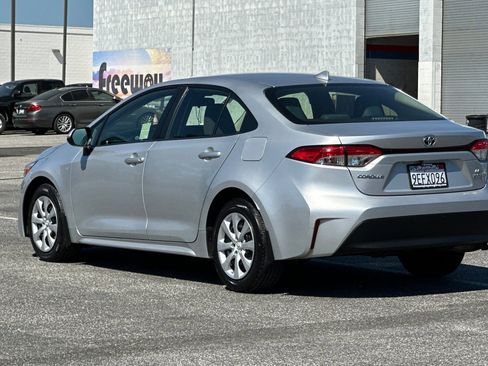 Used 2023 Toyota Corolla LE image 6