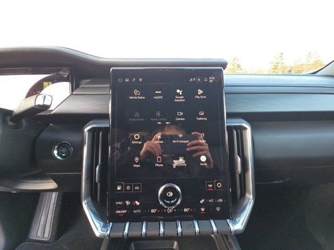 New 2026 GMC Acadia Elevation image 10