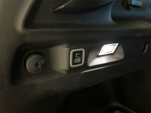 Used 2022 Jeep Grand Cherokee L Laredo w/ Luxury Tech Group I image 34