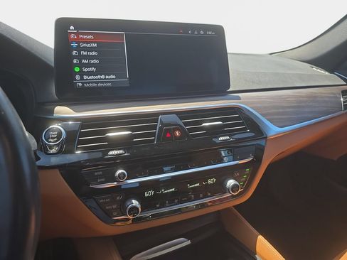 Used 2023 BMW 530i w/ M Sport Package RWD image 18
