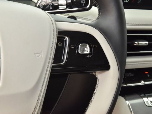 New 2026 Lincoln Aviator AWD image 26
