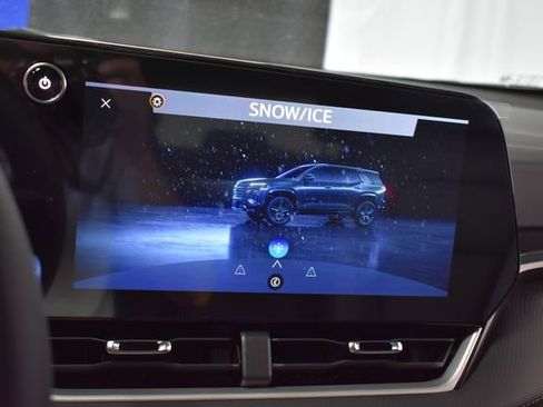 New 2026 Chevrolet Equinox LT w/ Convenience Package II FWD image 24