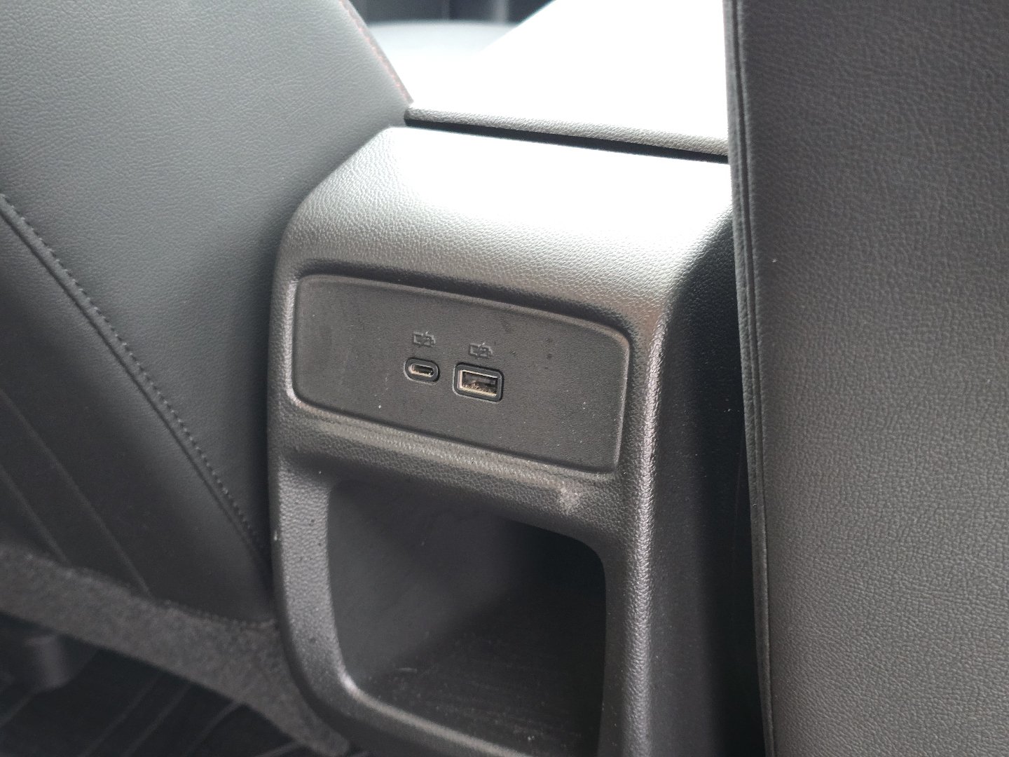 Certified 2024 Chevrolet Trax RS w/ Sunroof Package FWD image 28