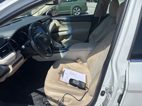 Used 2018 Toyota Camry XLE image 10