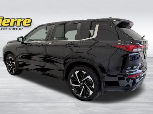 Used 2022 Mitsubishi Outlander ES AWD/4WD image 2