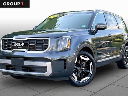 Used 2024 Kia Telluride S w/ S Sunroof Package