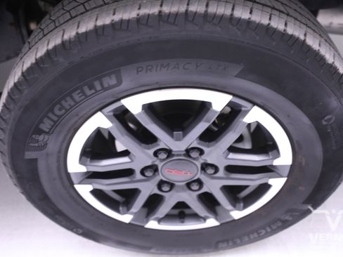 Used 2024 Toyota Tacoma TRD Sport image 32