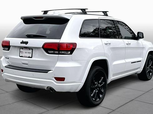 Used 2022 Jeep Grand Cherokee Laredo X image 11