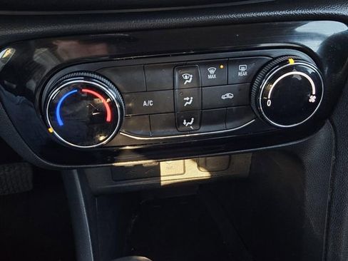 Used 2021 Buick Encore GX Preferred image 26