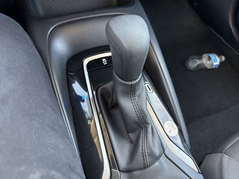 Used 2025 Toyota Corolla LE image 21