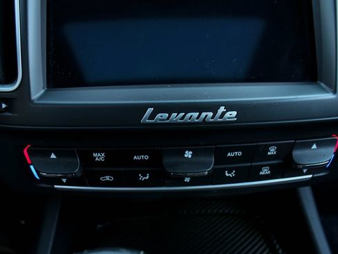 Used 2020 Maserati Levante GTS AWD/4WD image 34