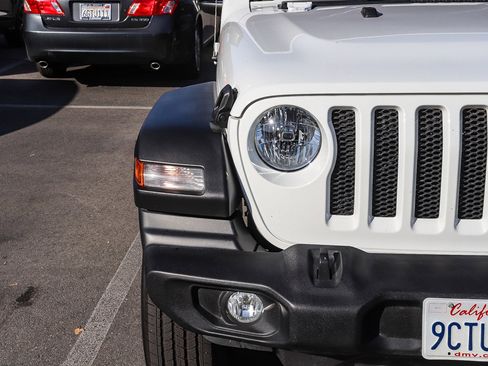 Used 2022 Jeep Wrangler Sport image 3